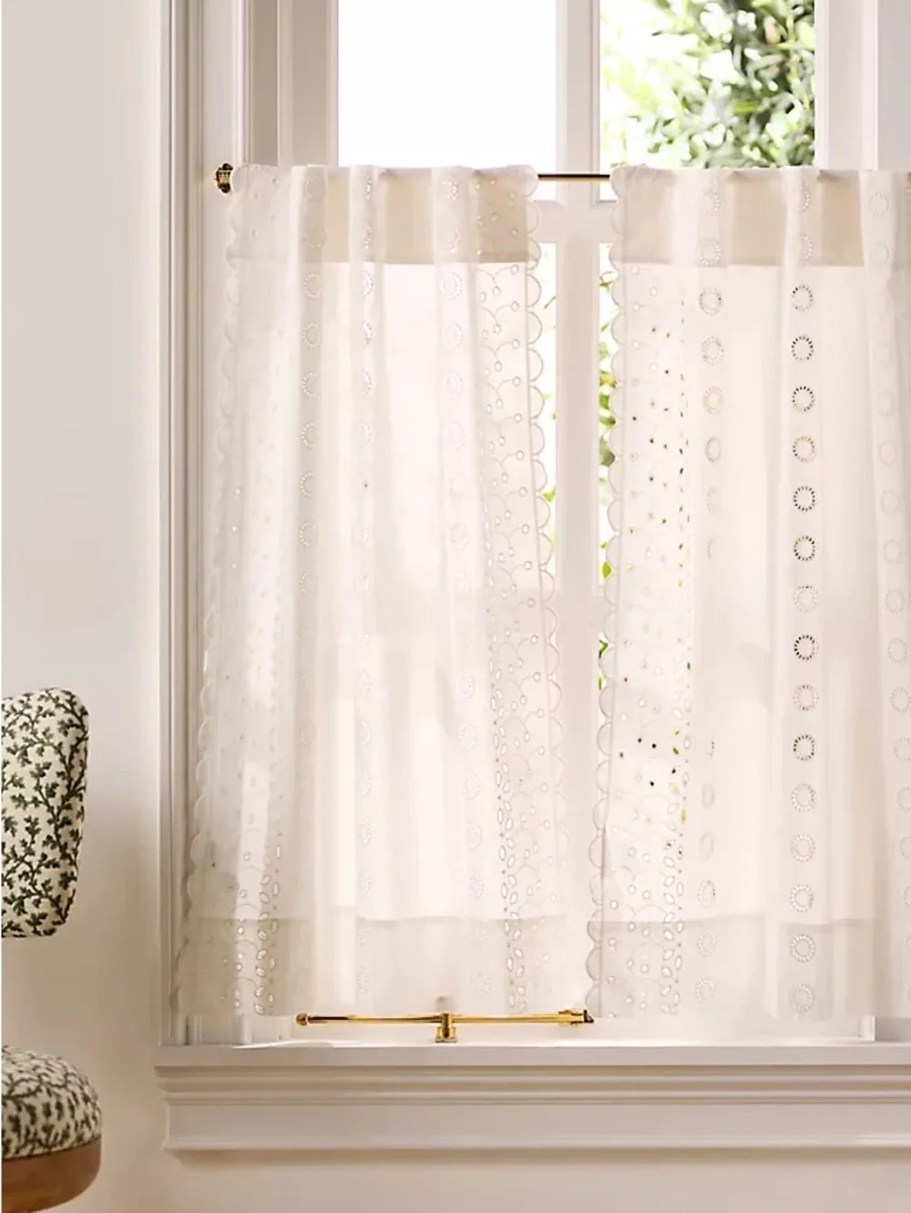 NWOT Sigrid Cotton Embroidered Scalloped Cafe Curtain, Set of 2